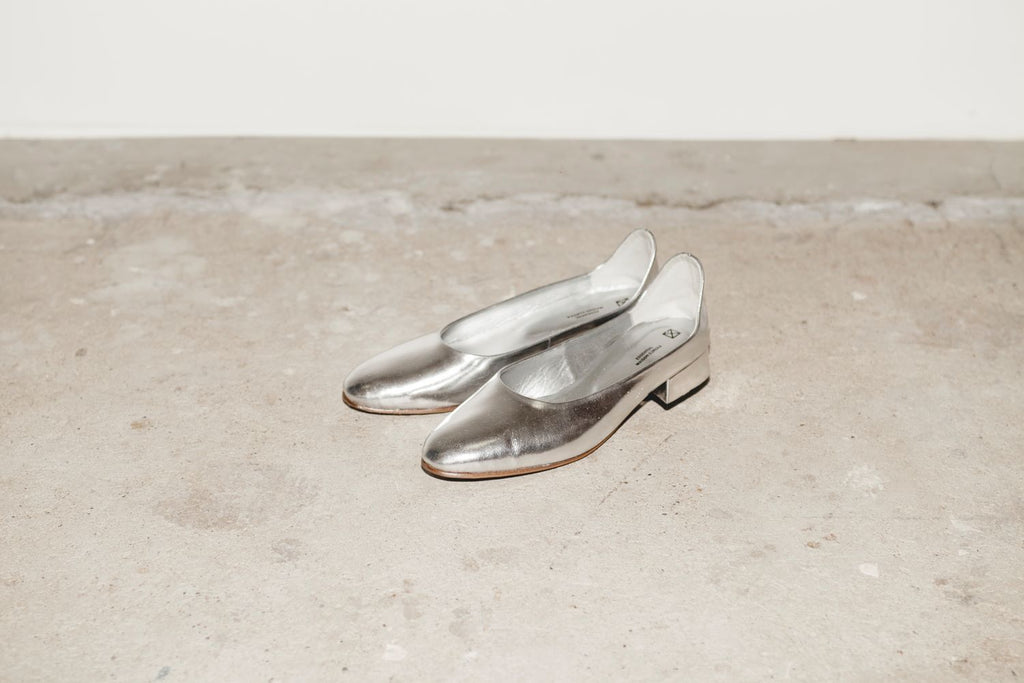 #043 SOFT SLIP ON SHOES / SILVER - 01