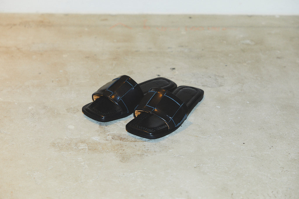 #313 RANDOM MESH SANDAL