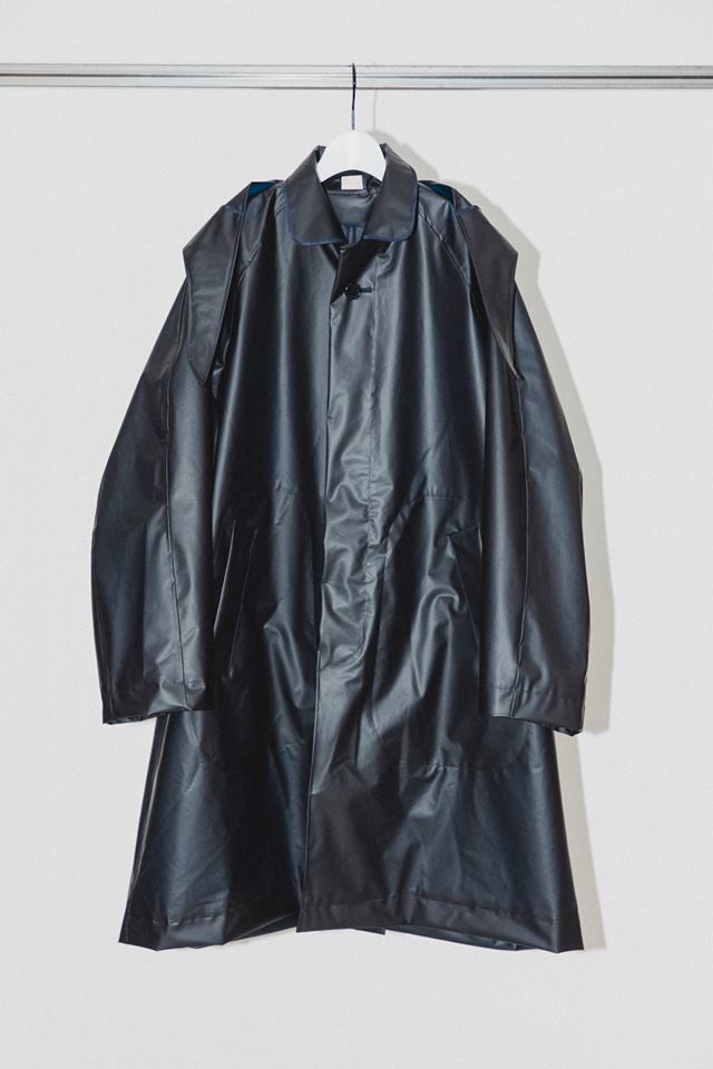 #190 THEMOPLASTIC RAIN COAT