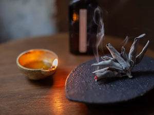 RYOKO / AGNI : OIL LAMP TREASURE BOX