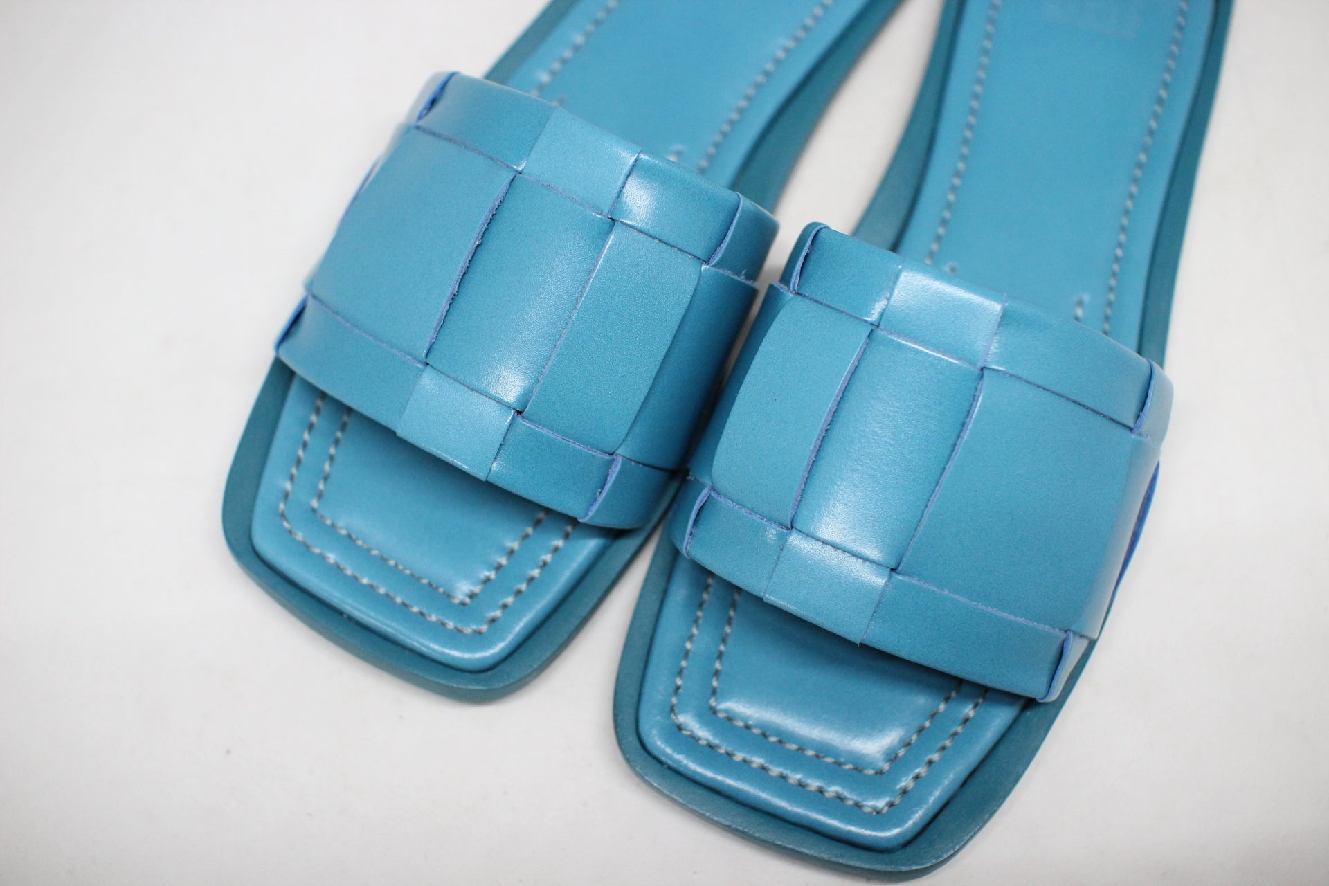 #313 RANDOM MESH SANDAL