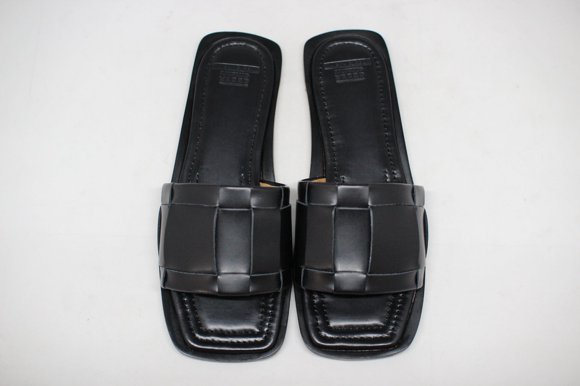 #313 RANDOM MESH SANDAL