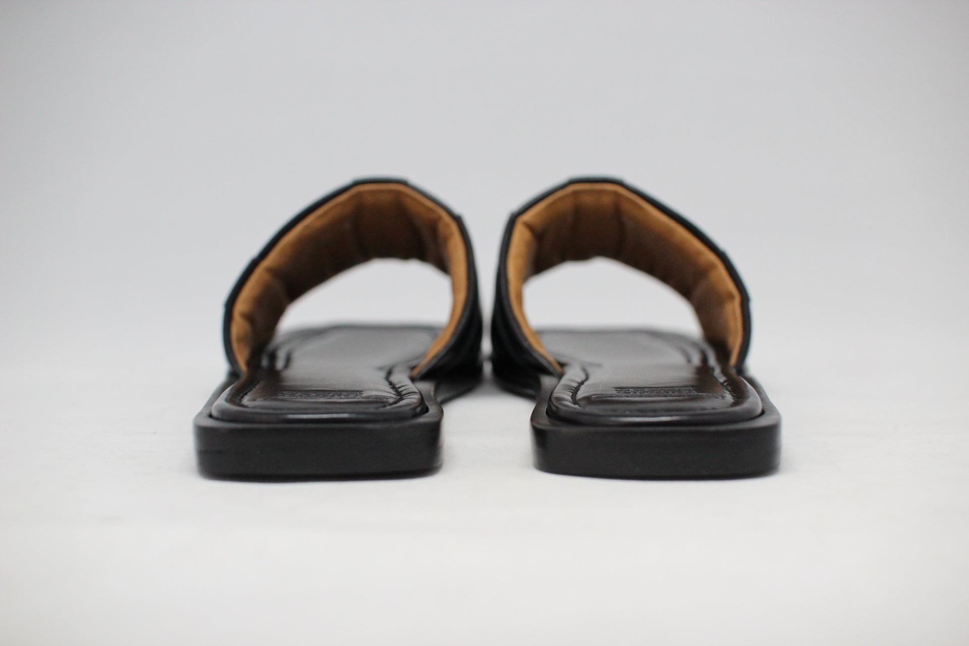 #313 RANDOM MESH SANDAL