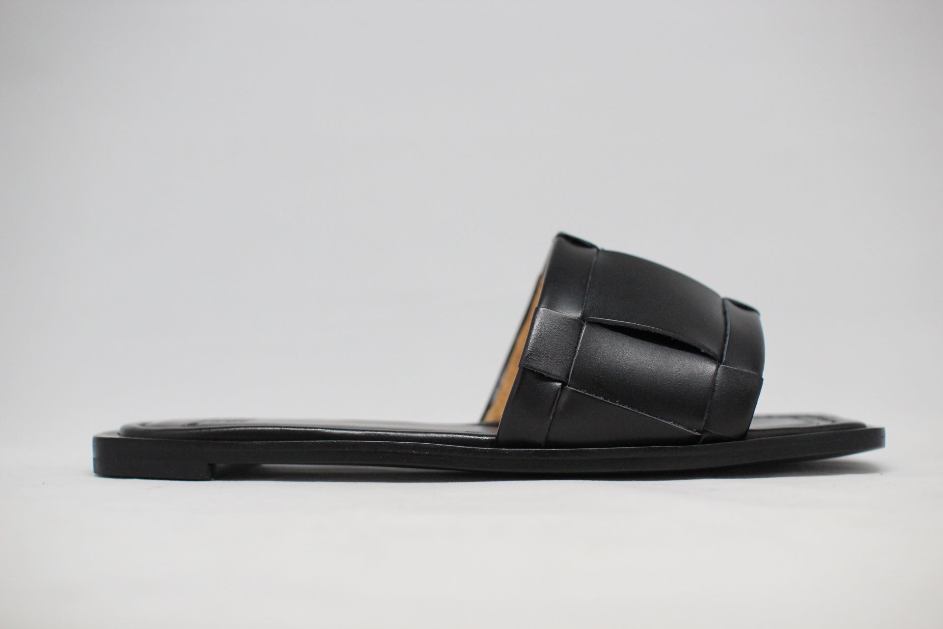 #313 RANDOM MESH SANDAL