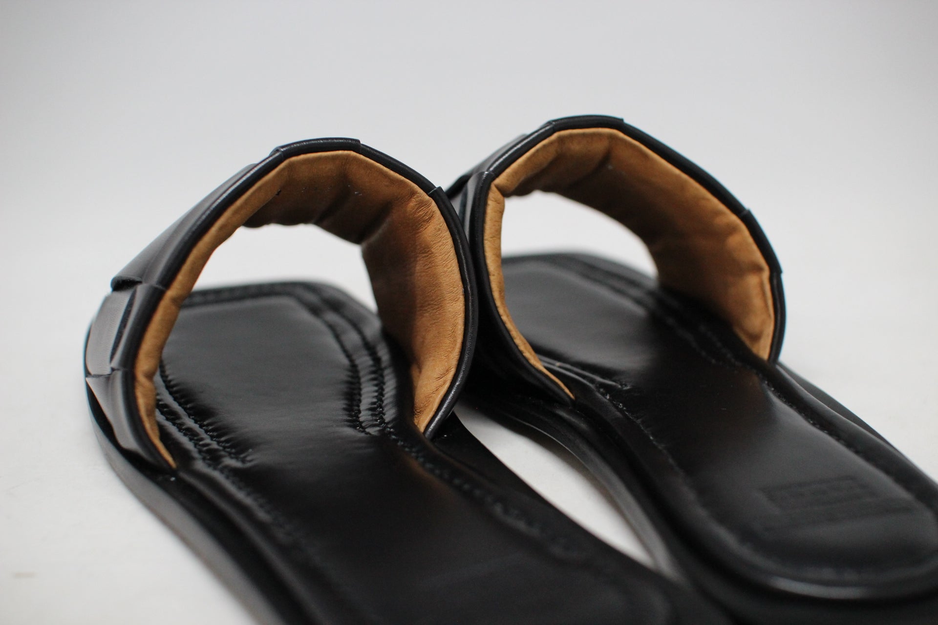 #313 RANDOM MESH SANDAL