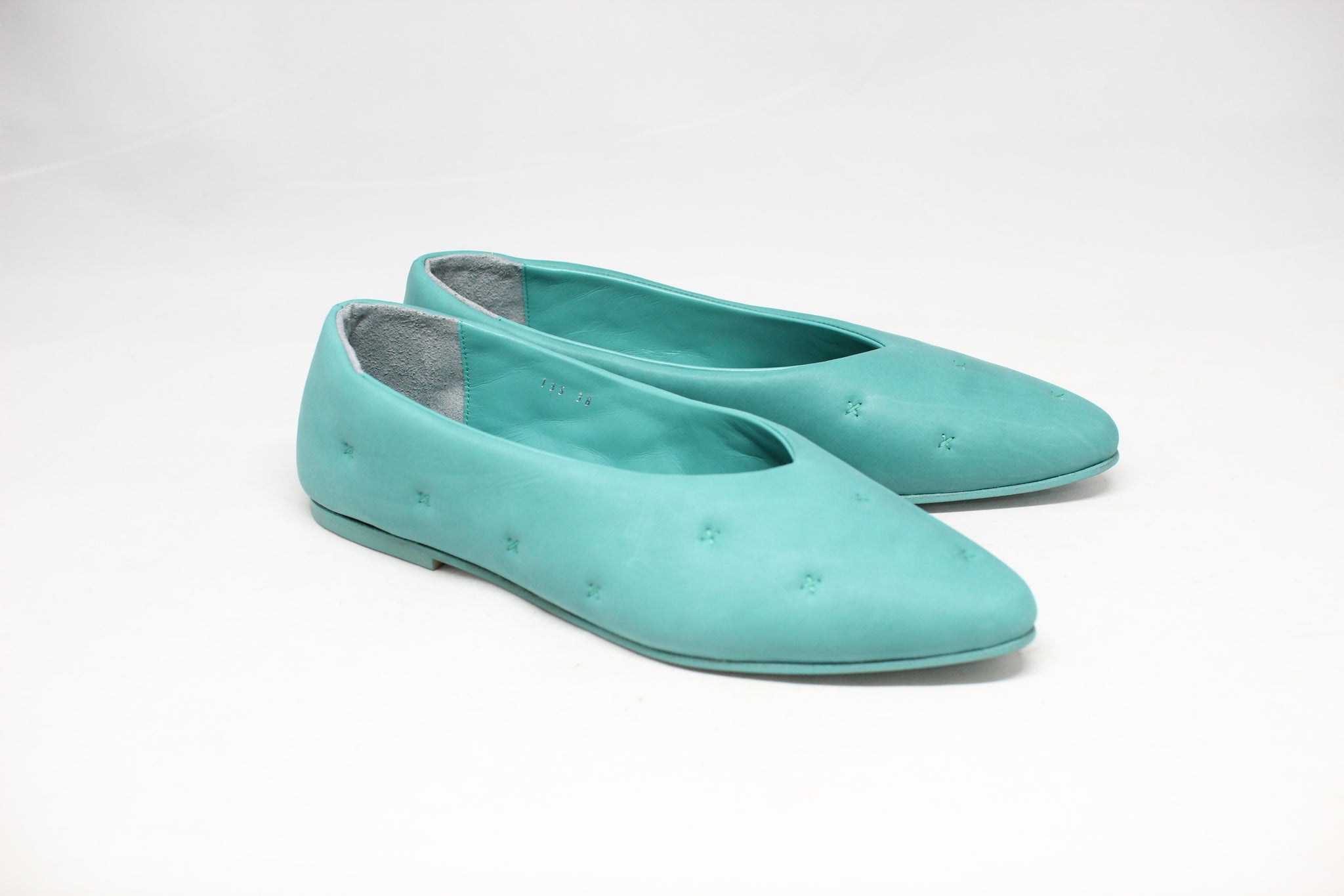 #135 KILTING FLAT SHOES