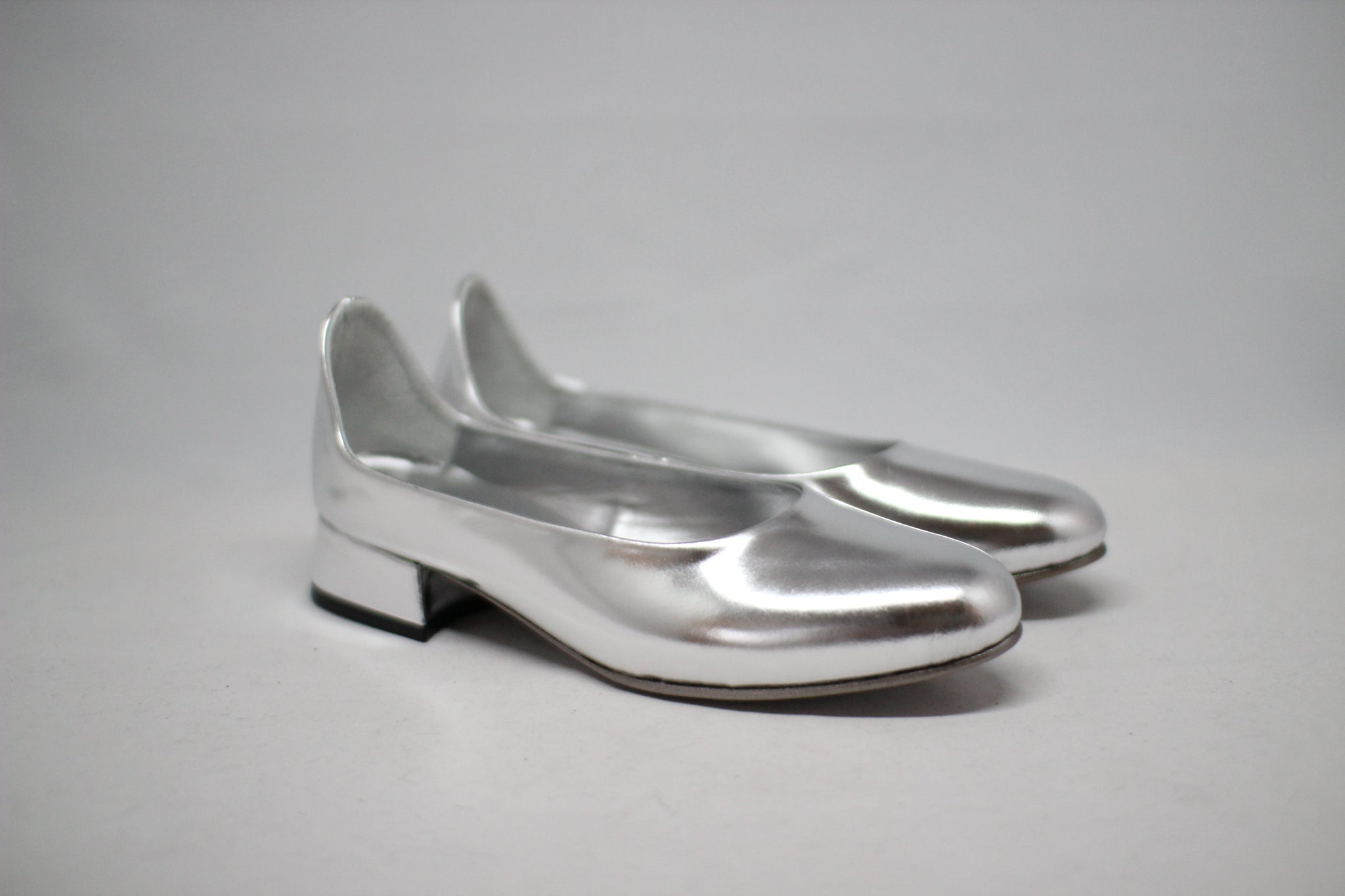 #043 SOFT SLIP ON SHOES / SILVER - 01