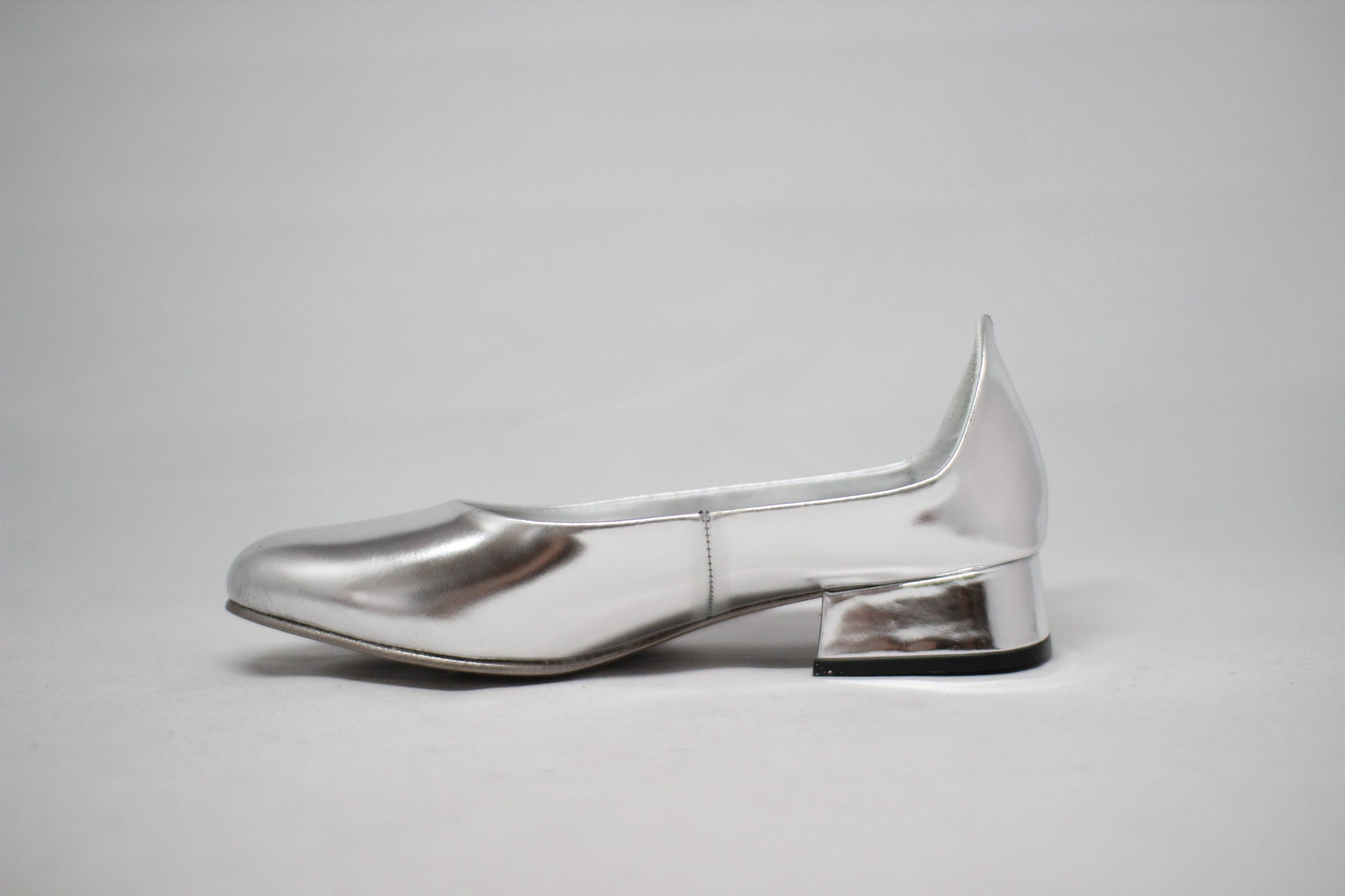 #043 SOFT SLIP ON SHOES / SILVER - 01