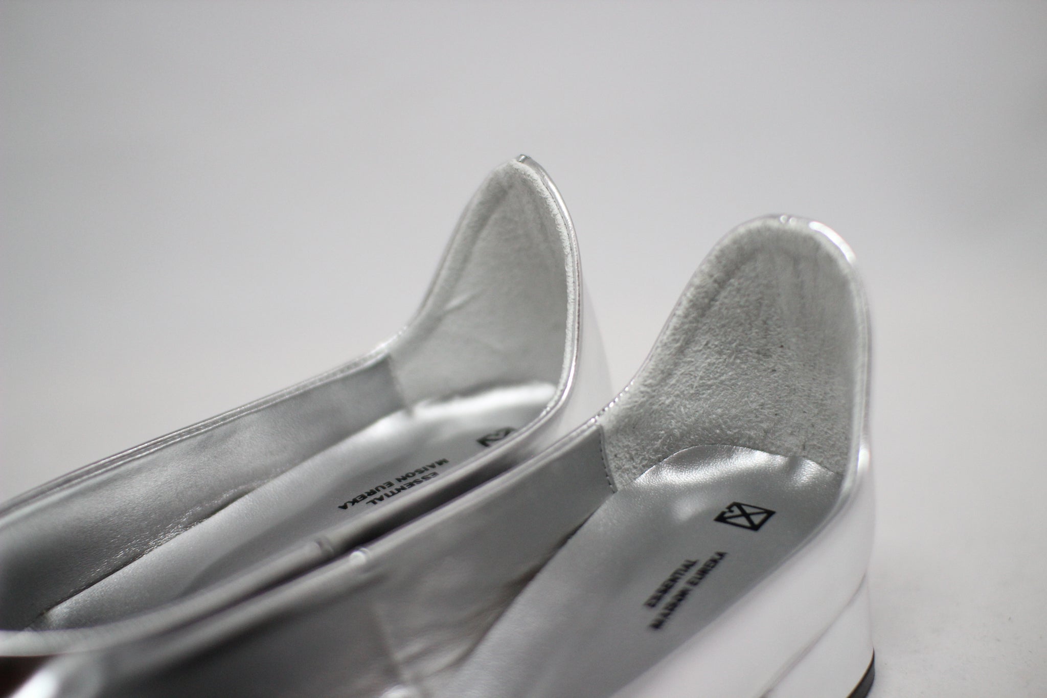 #043 SOFT SLIP ON SHOES / SILVER - 01