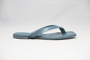 #138 TONG FLAT SANDAL