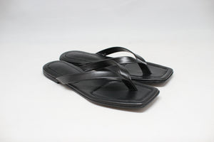 #138 TONG FLAT SANDAL