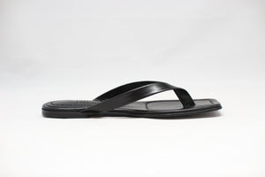 #138 TONG FLAT SANDAL