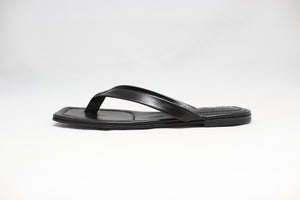 #138 TONG FLAT SANDAL