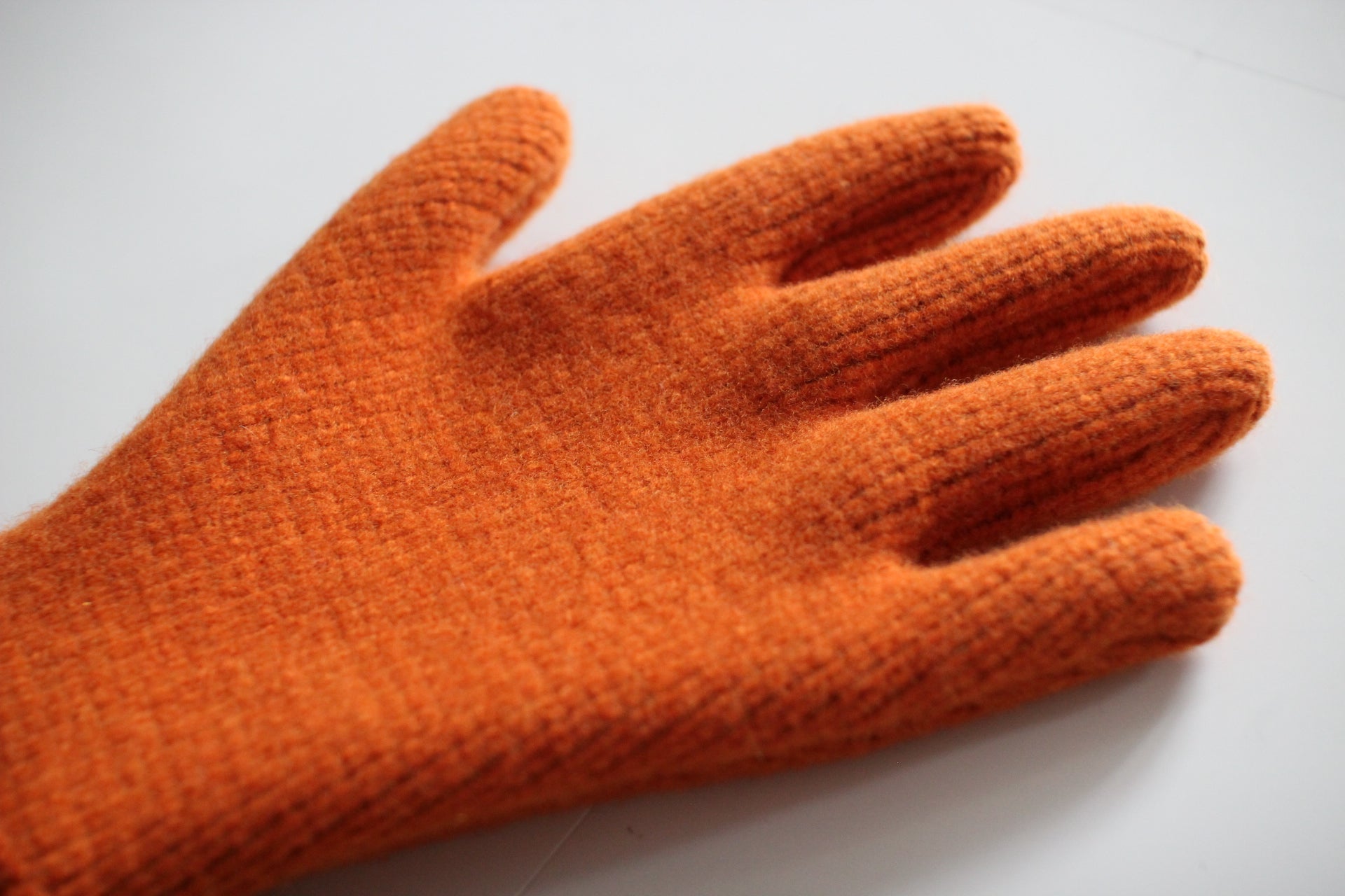 #267 COMPRESSED KNIT GLOVE