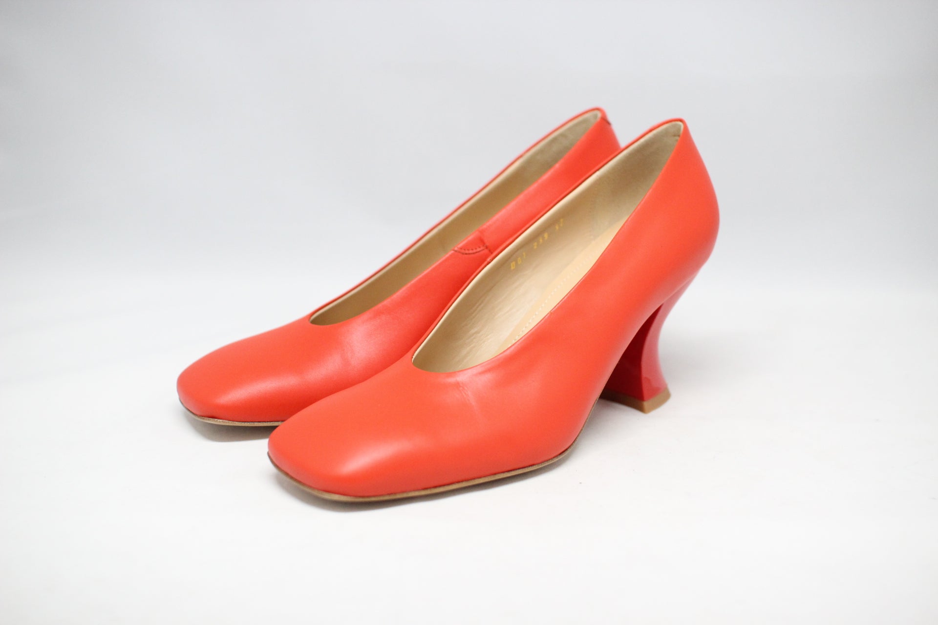 #239 SQUARE TOE RETRO PUMPS