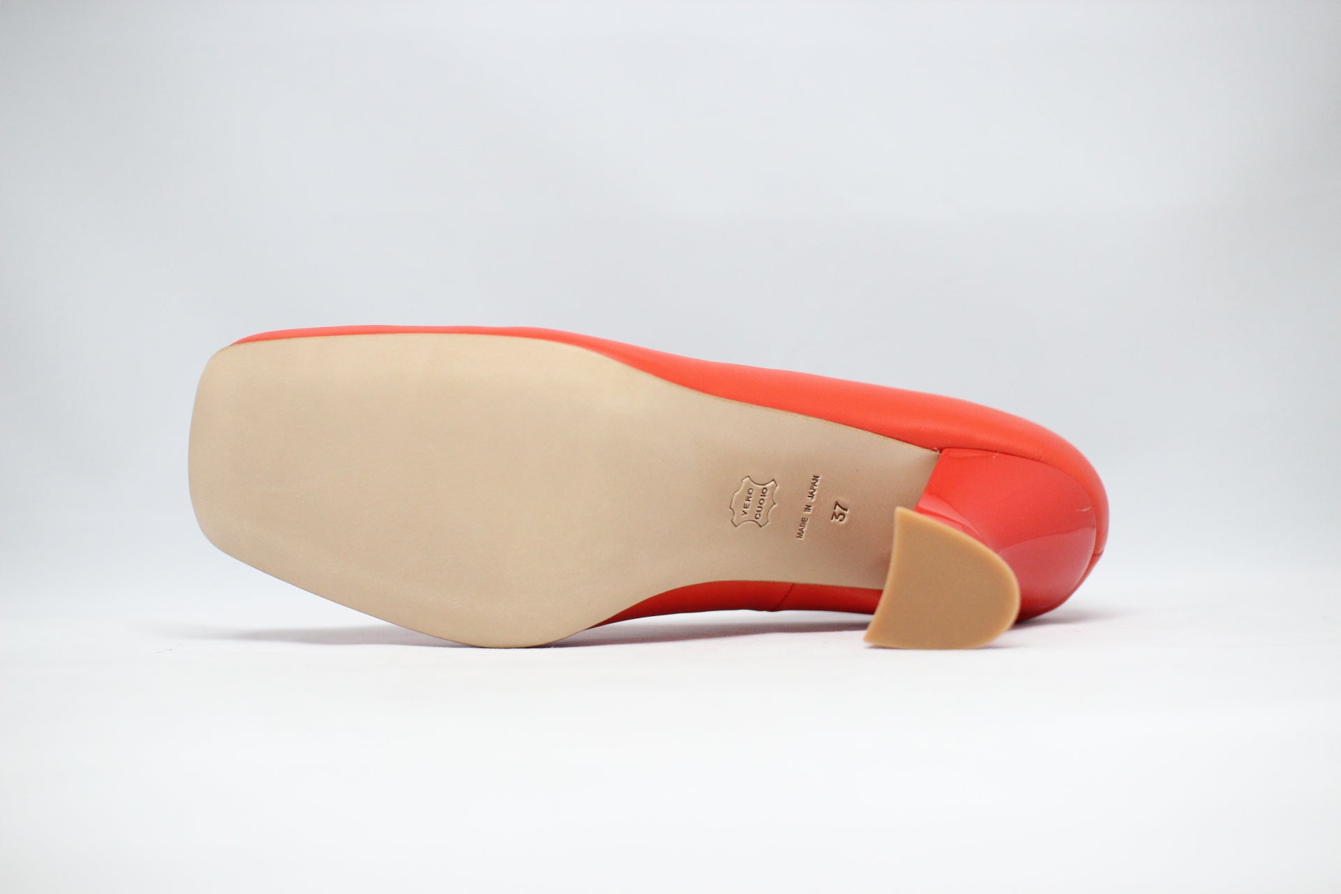 #239 SQUARE TOE RETRO PUMPS