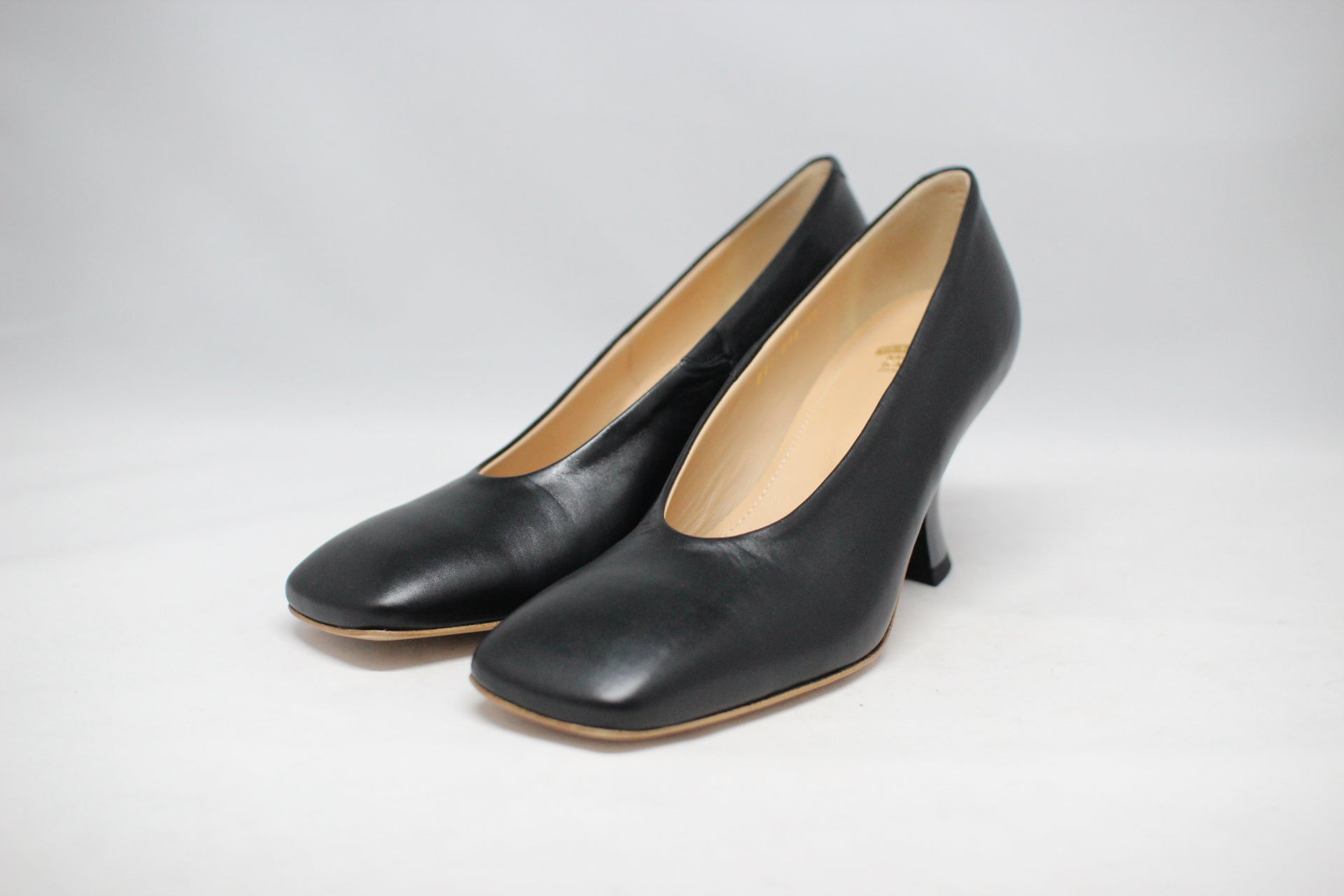 #239 SQUARE TOE RETRO PUMPS