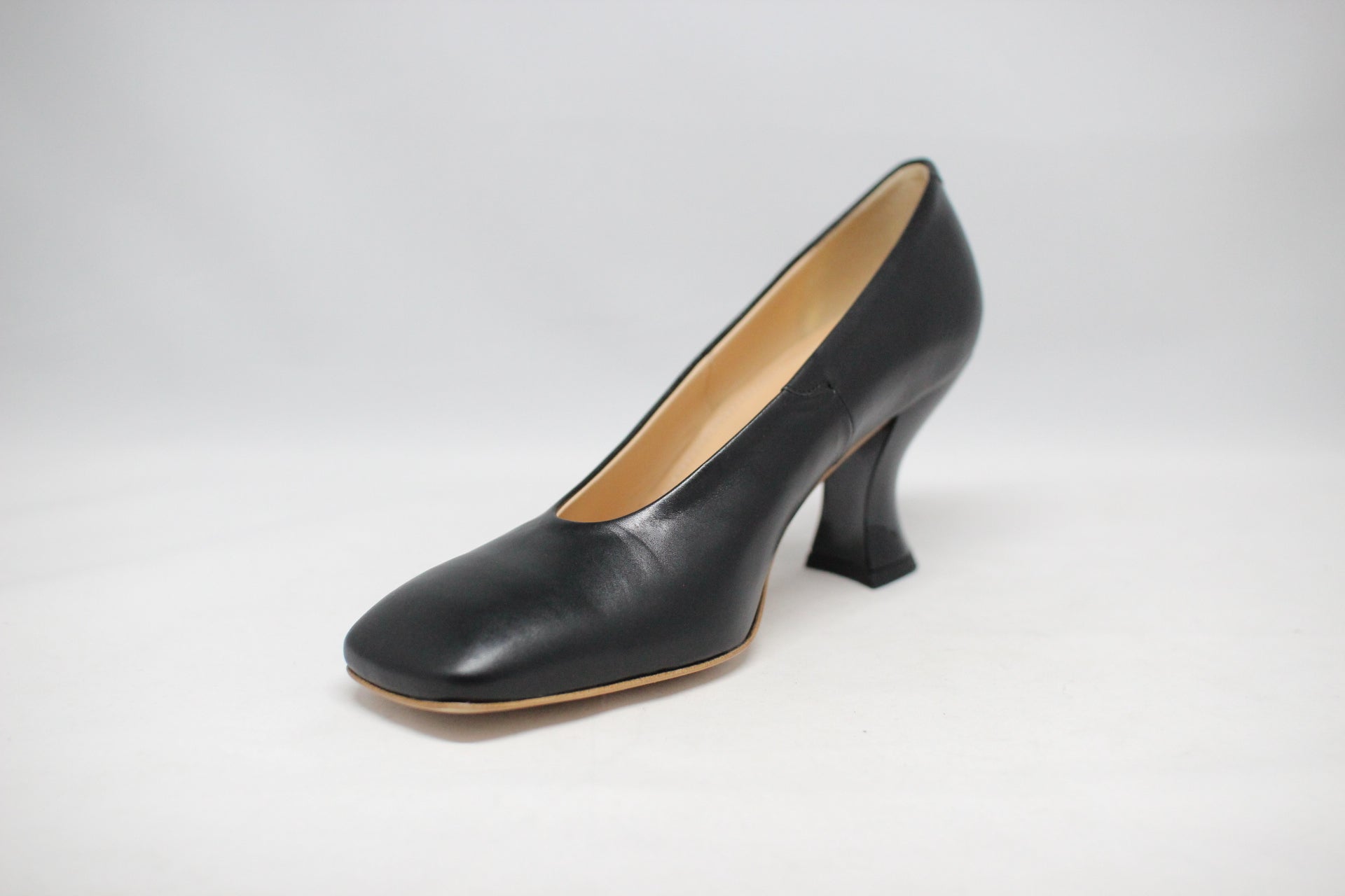 #239 SQUARE TOE RETRO PUMPS