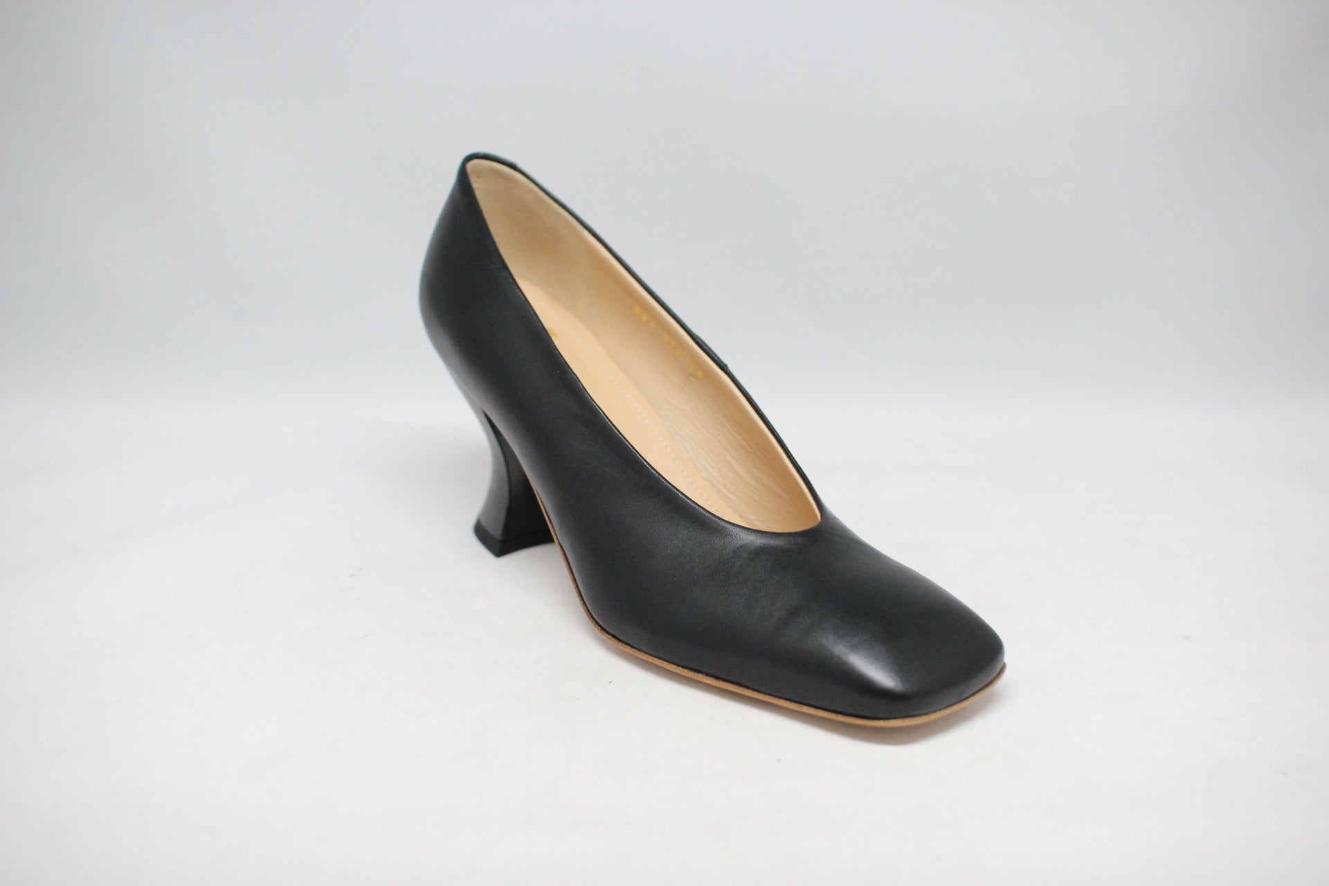 #239 SQUARE TOE RETRO PUMPS