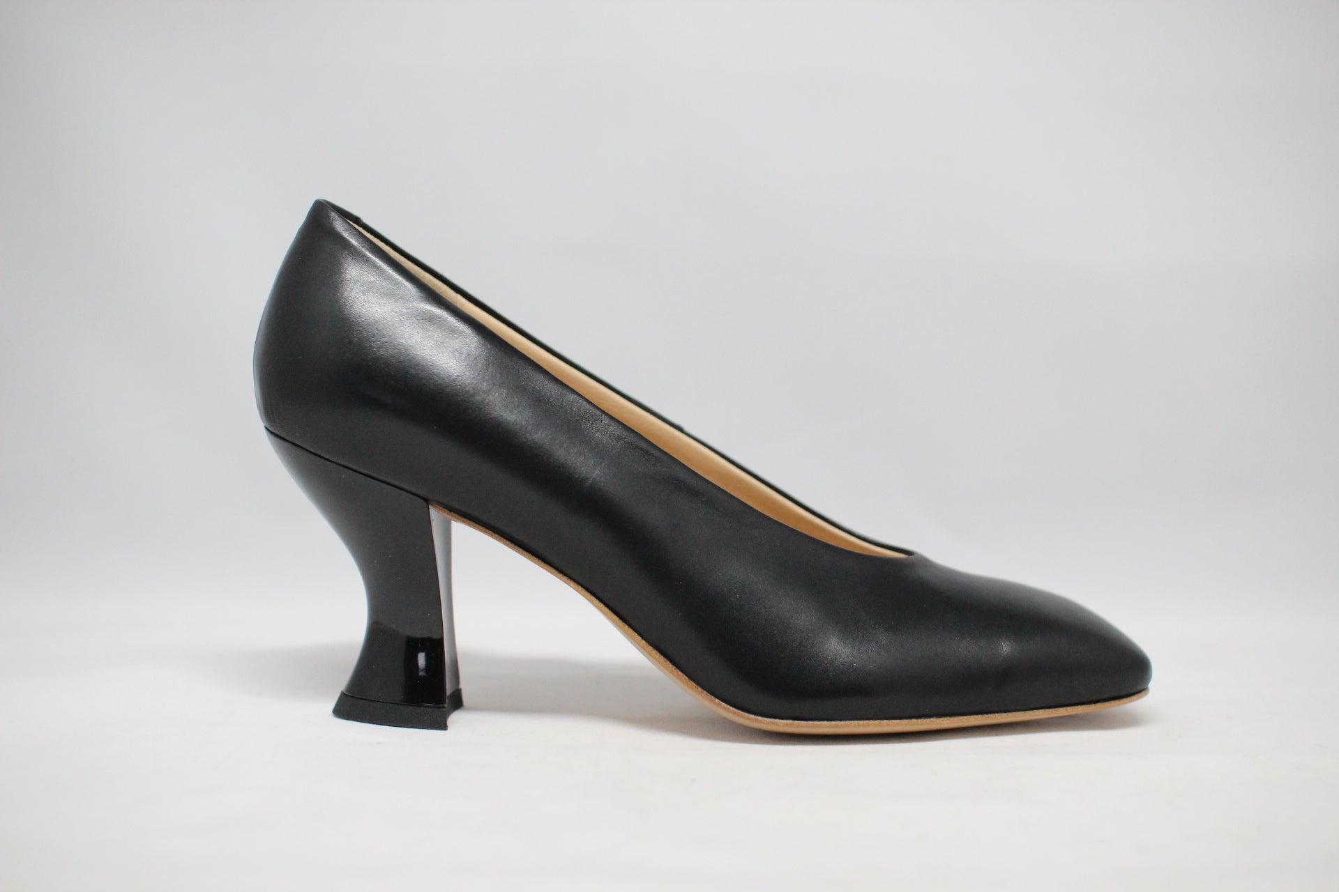 #239 SQUARE TOE RETRO PUMPS