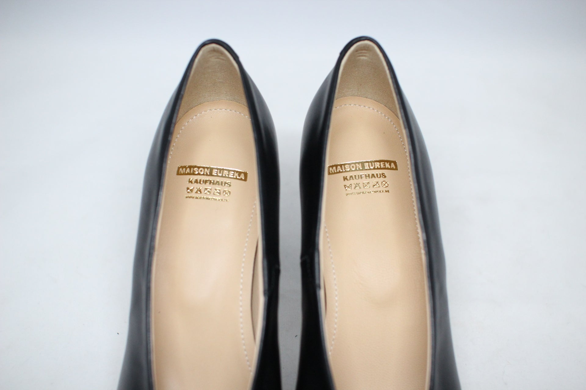 #239 SQUARE TOE RETRO PUMPS