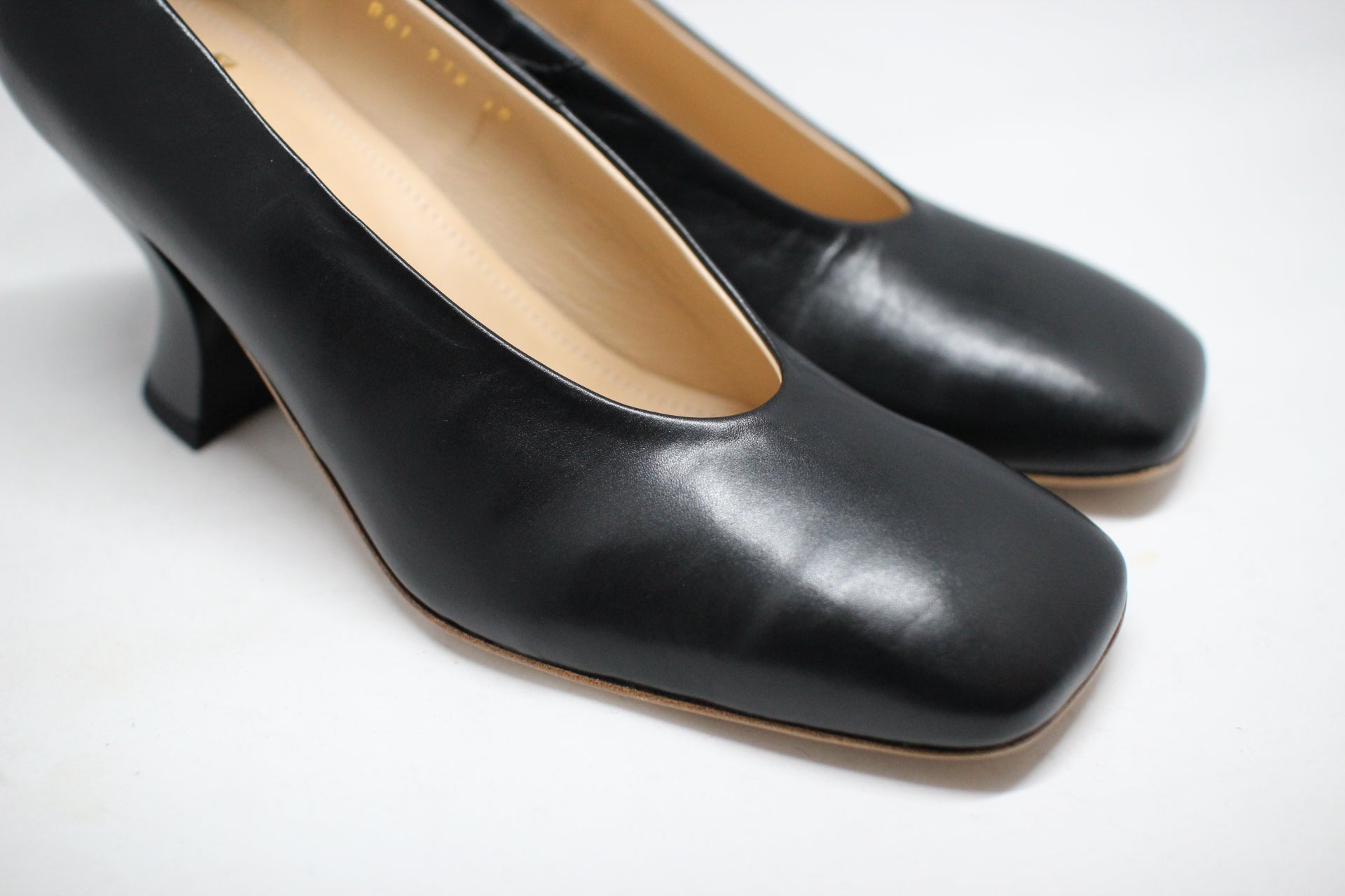 #239 SQUARE TOE RETRO PUMPS