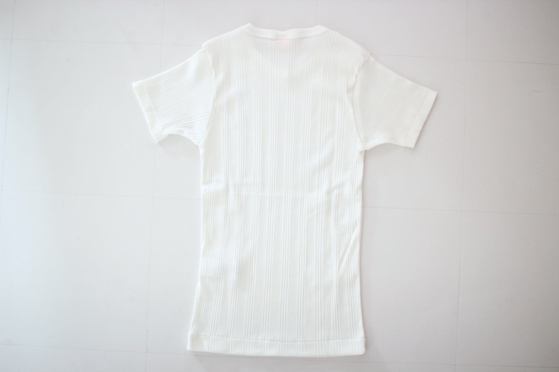 #211 RANDOM RIB V NECK TEE