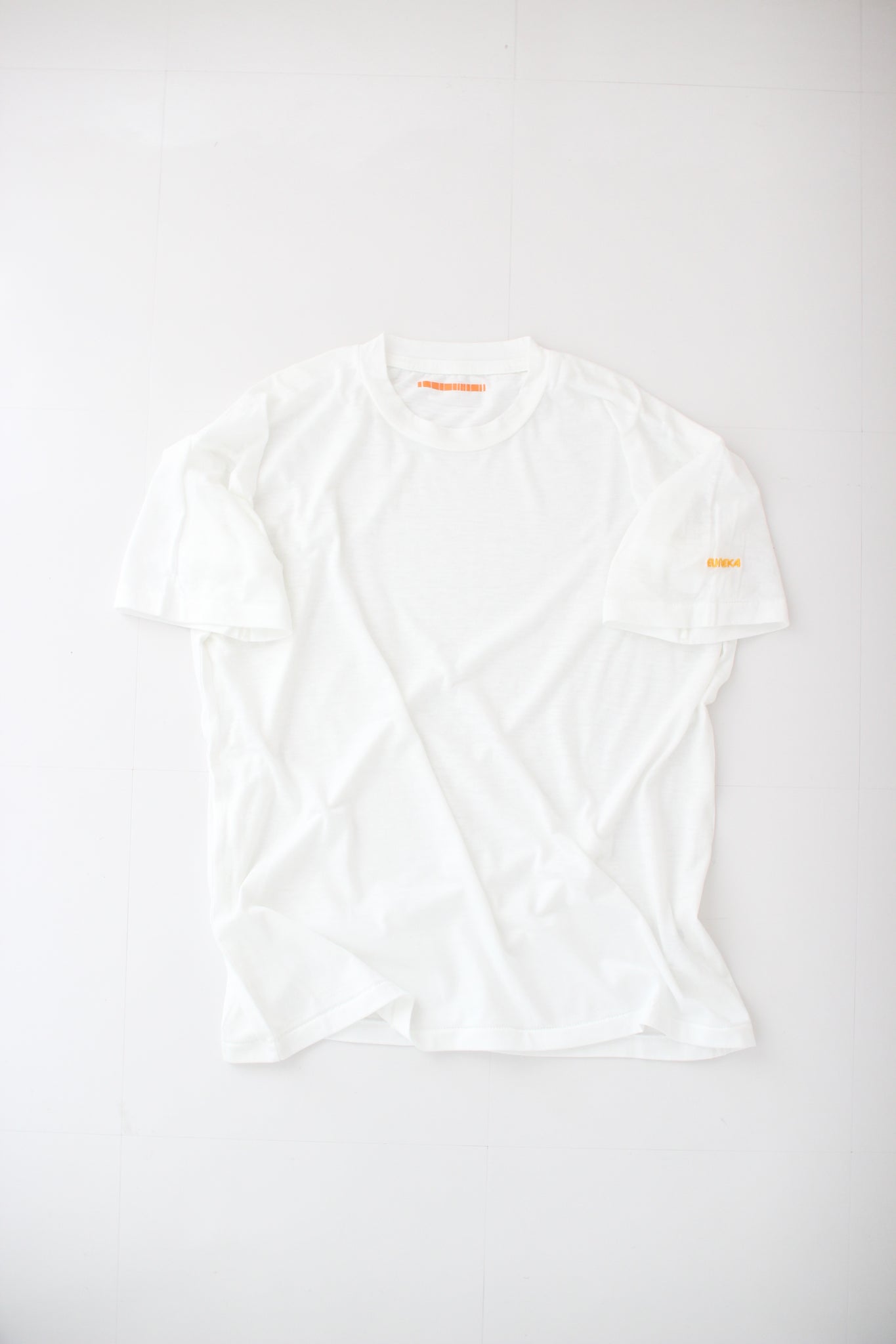 #045 LOGO T