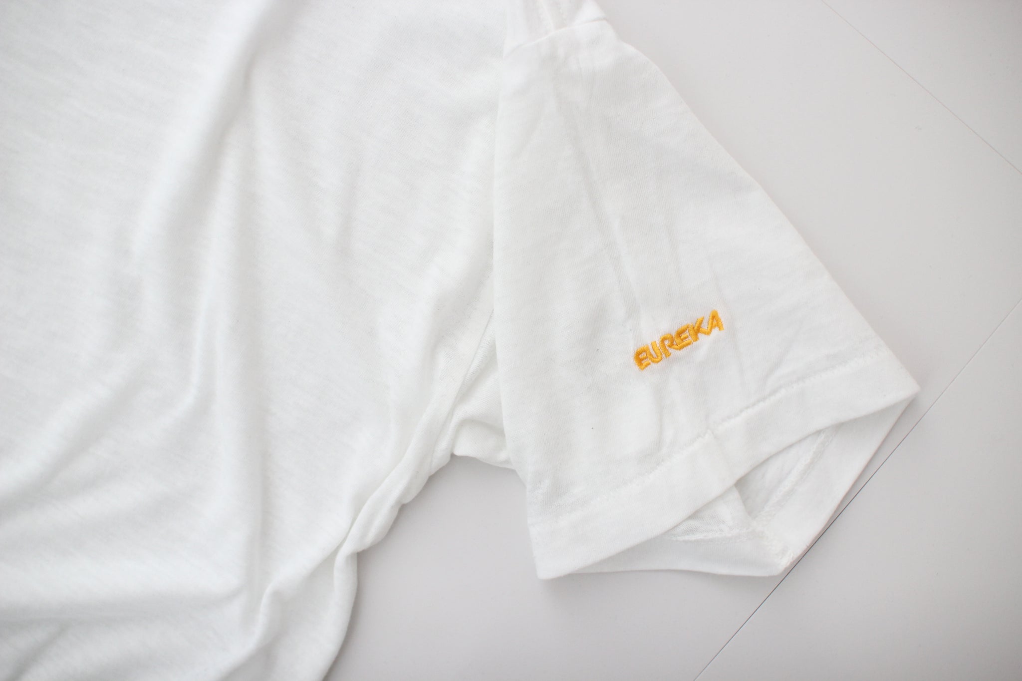 #045 LOGO T