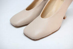 #239 SQUARE TOE RETRO PUMPS