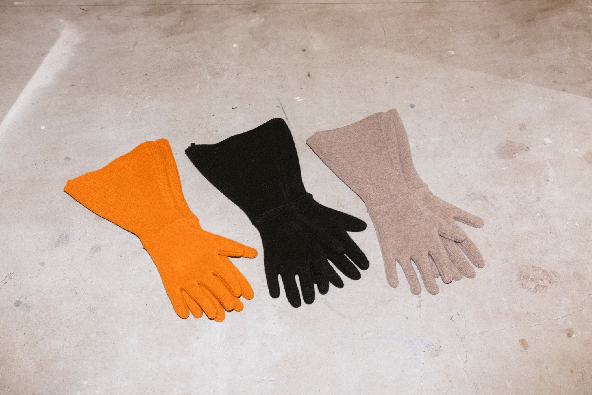 #267 COMPRESSED KNIT GLOVE